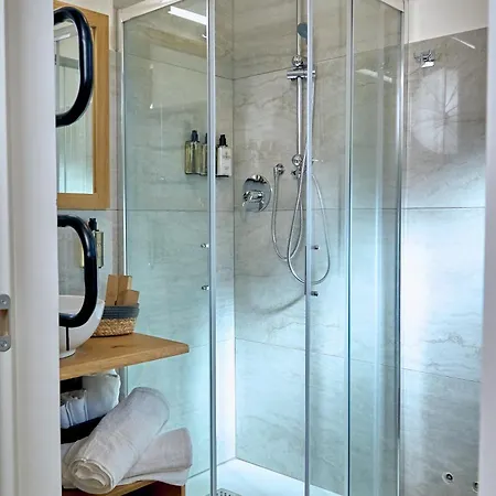 Aura - Lumys Guest house